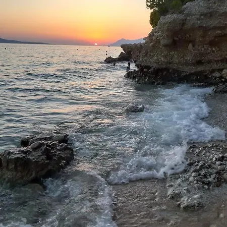 Apartmans Kate アパート